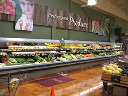 PHOTO BY BOB DORAN - A sign at the Arcata Safeway promotes the store’s organic produce.