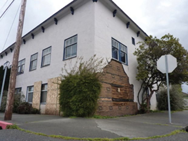 Apartment complex owned by Floyd Squires at 833 H St., Eureka