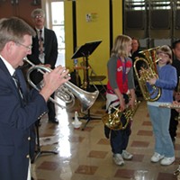 Don Moehnke teaches kids at Lincoln School (2002)