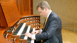 Ken Cowan at organ console - Uploaded by mbs